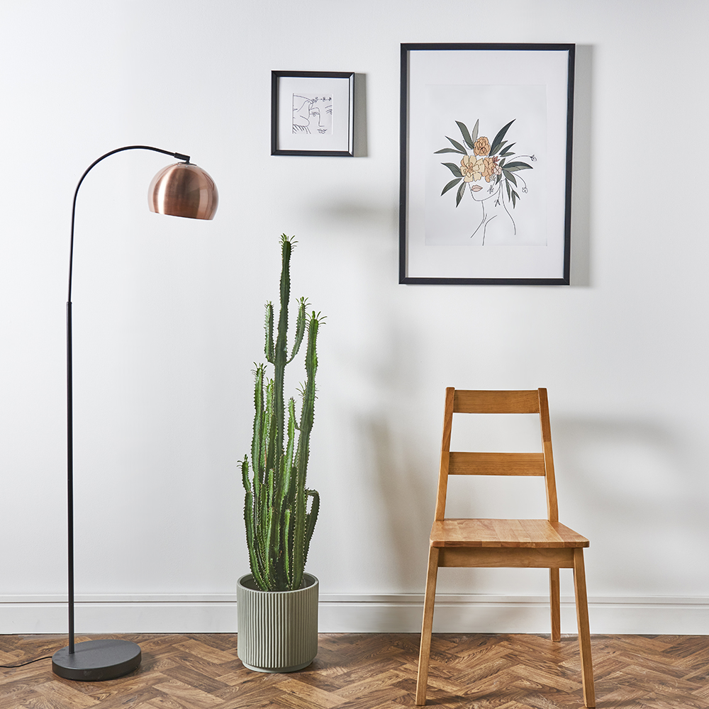 Curva Floor Lamp In Black With Brushed Copper Shade
